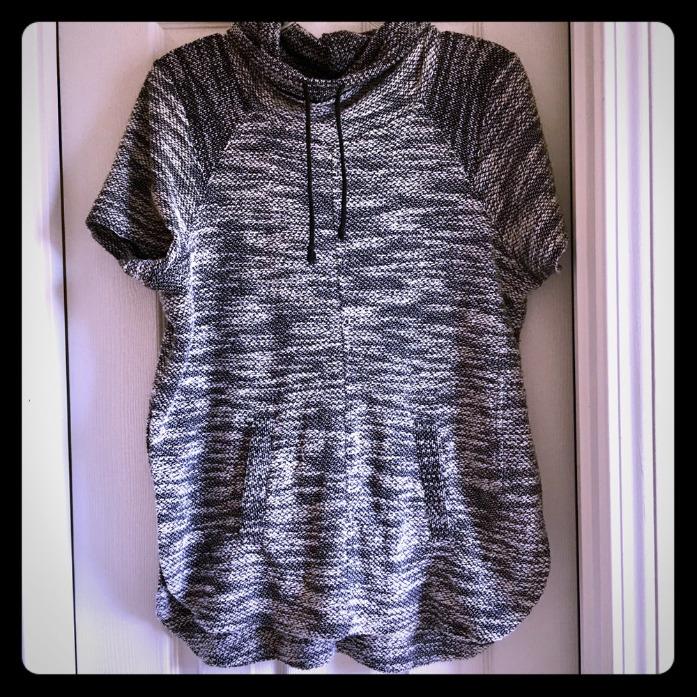 Two by Vince Camuto funnel neck tunic sweater!! ❄️